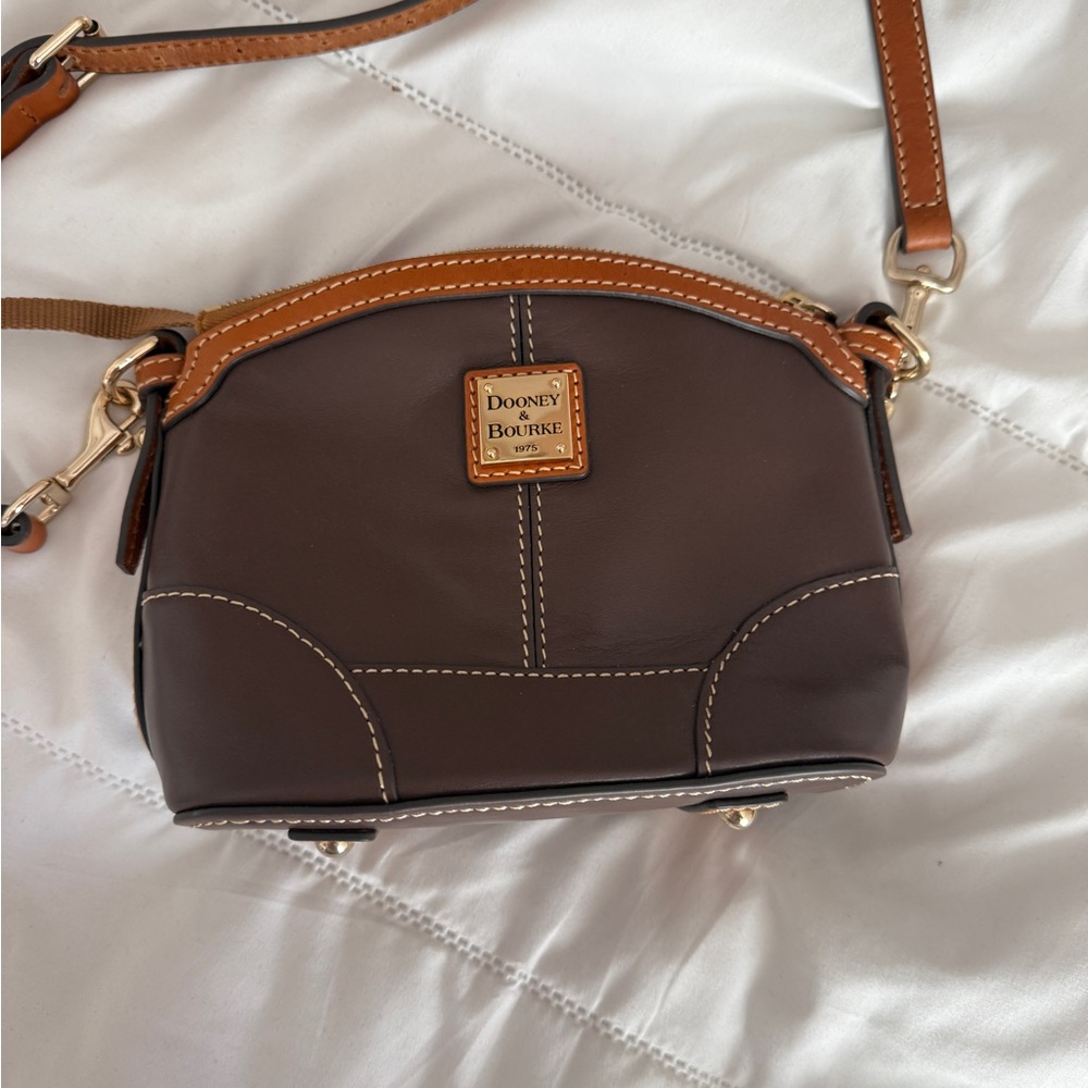 Dooney & Bourke Brown Crossbody Bag with Elegant Design